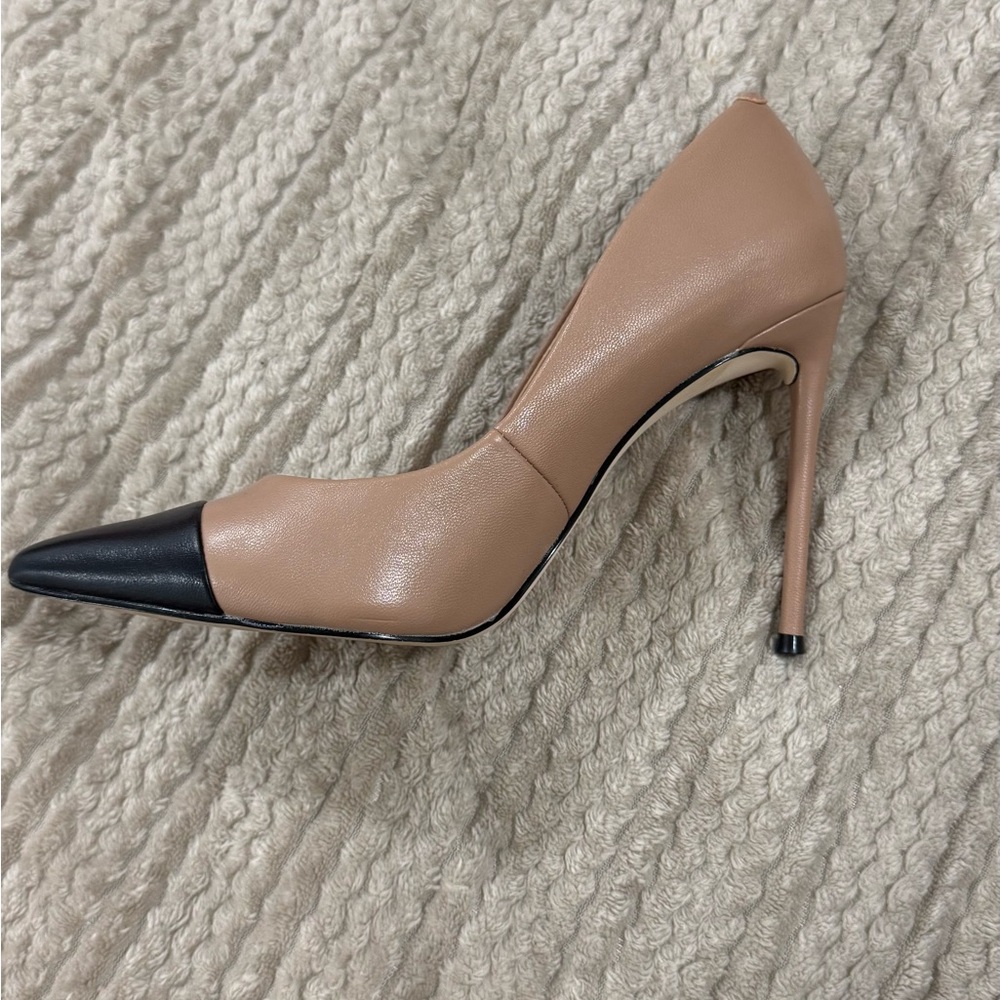 Steve Madden Tan and Black Cap-Toe Heels